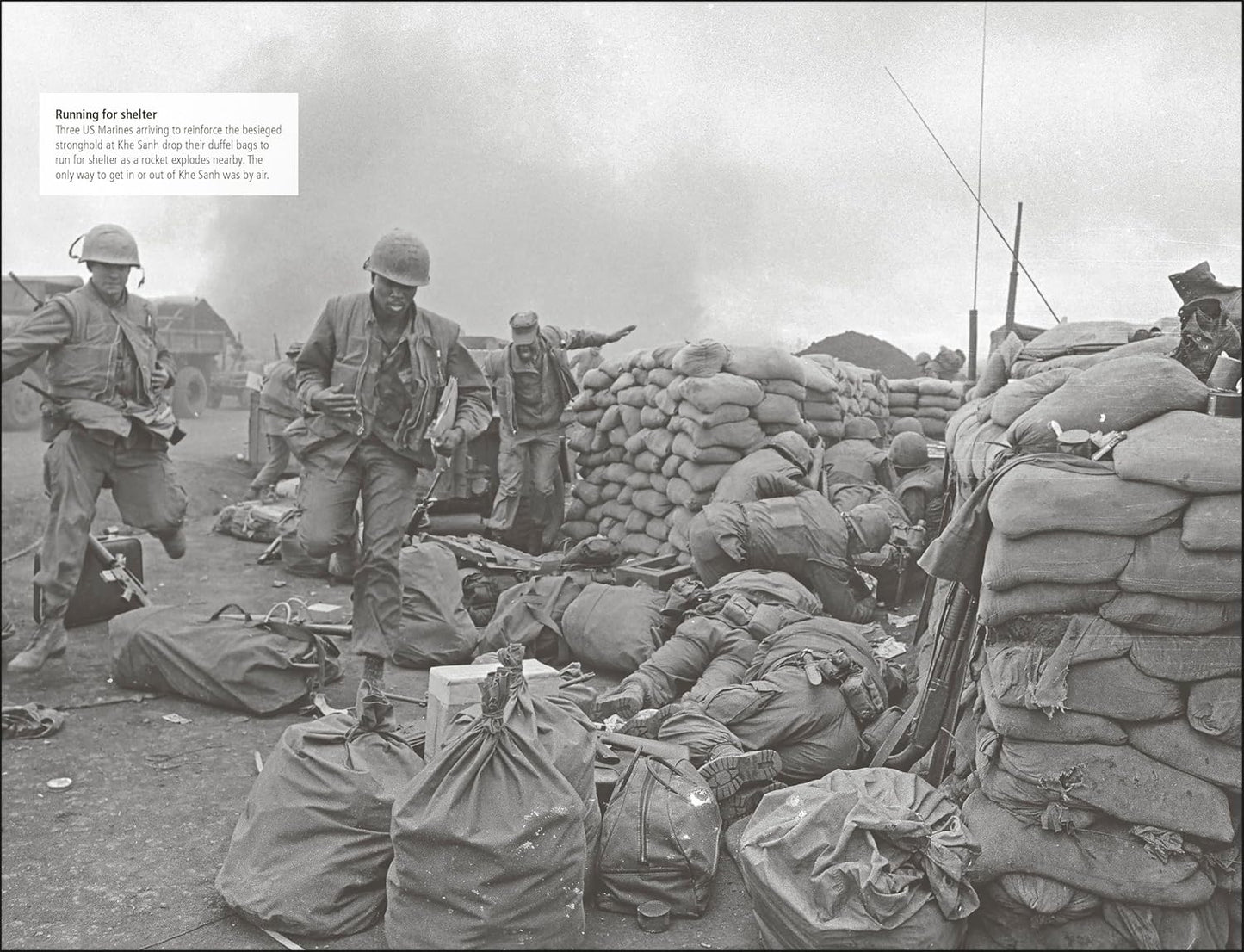 The Vietnam War: The Definitive Illustrated History - DK Definitive Visual Histories (Hardback)