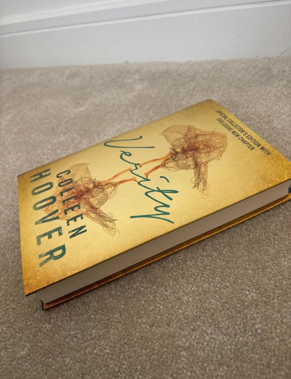Verity by Colleen Hoover Hardcover collector's edition (digitally signed)
