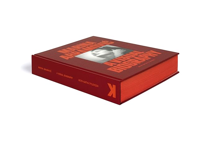 Marina Abramovic: A Visual Biography (Hardback)