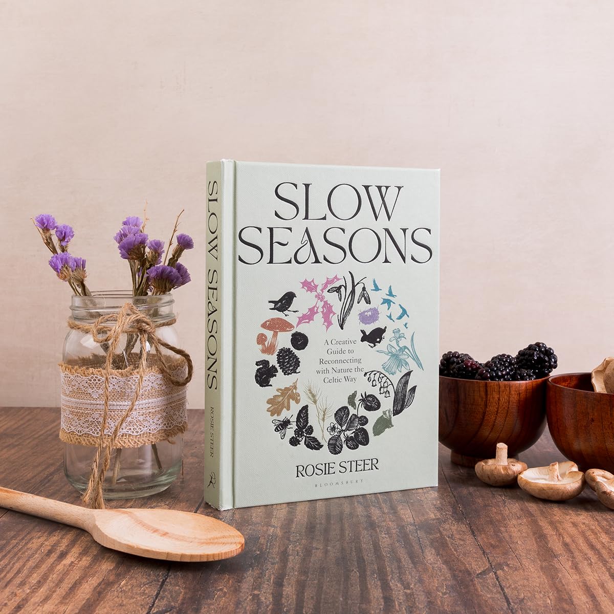 Slow Seasons: A Creative Guide to Reconnecting with Nature the Celtic Way (Hardback)