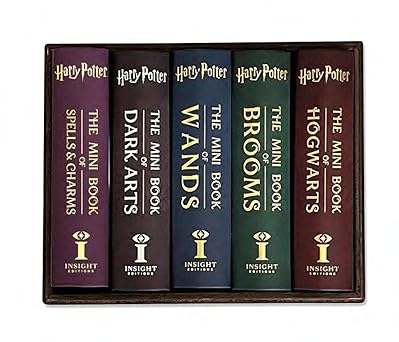 Harry Potter: Mini Book Trunk (Hardcover)