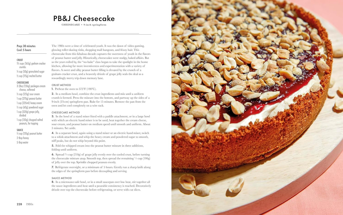 Baking Yesteryear: The Best Recipes from the 1900s to the 1980s (Hardback)