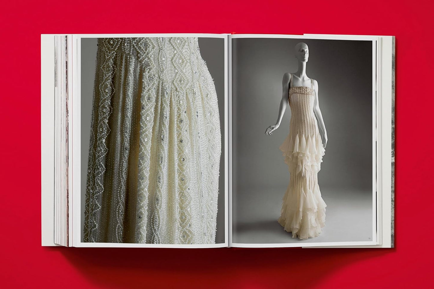 Valentino. A Grand Italian Epic (Hardback)