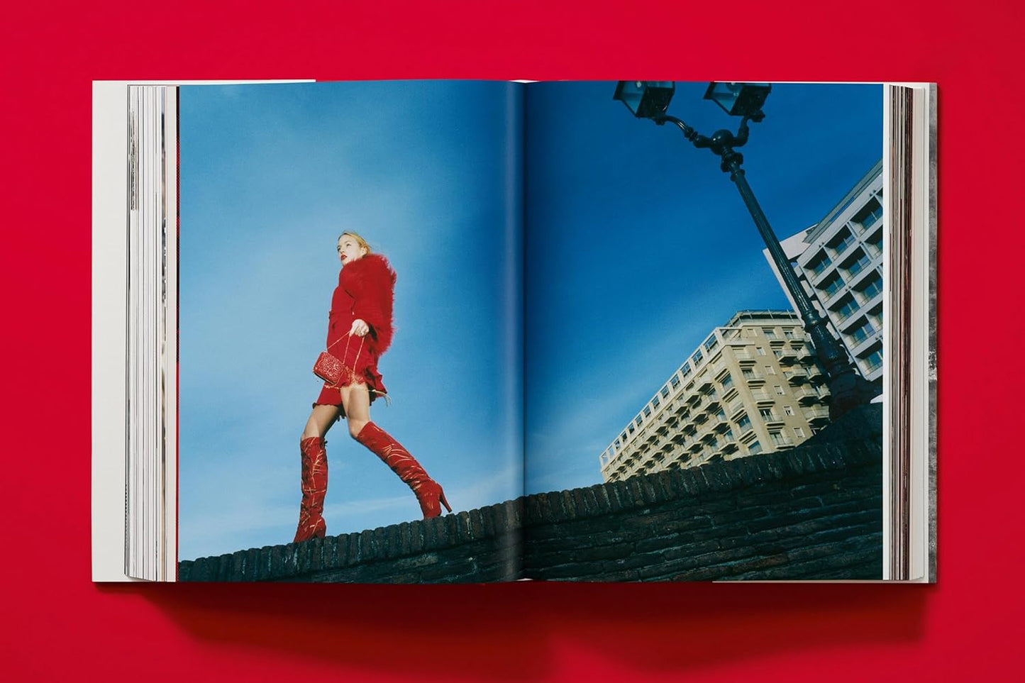 Valentino. A Grand Italian Epic (Hardback)