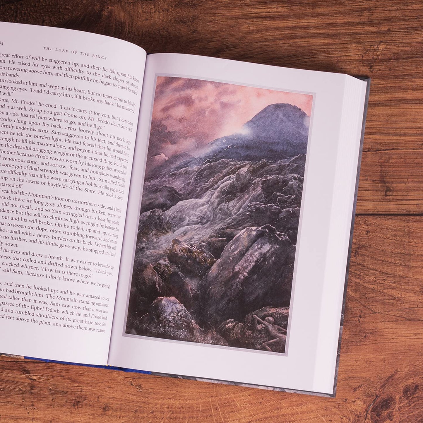 The Lord of the Rings J. R. R. Tolkien (hardback illustrated slipcase edition)