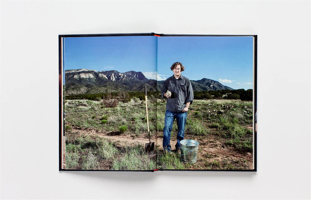 Dorodango: The Japanese Art of Making Mud Balls (Hardback)