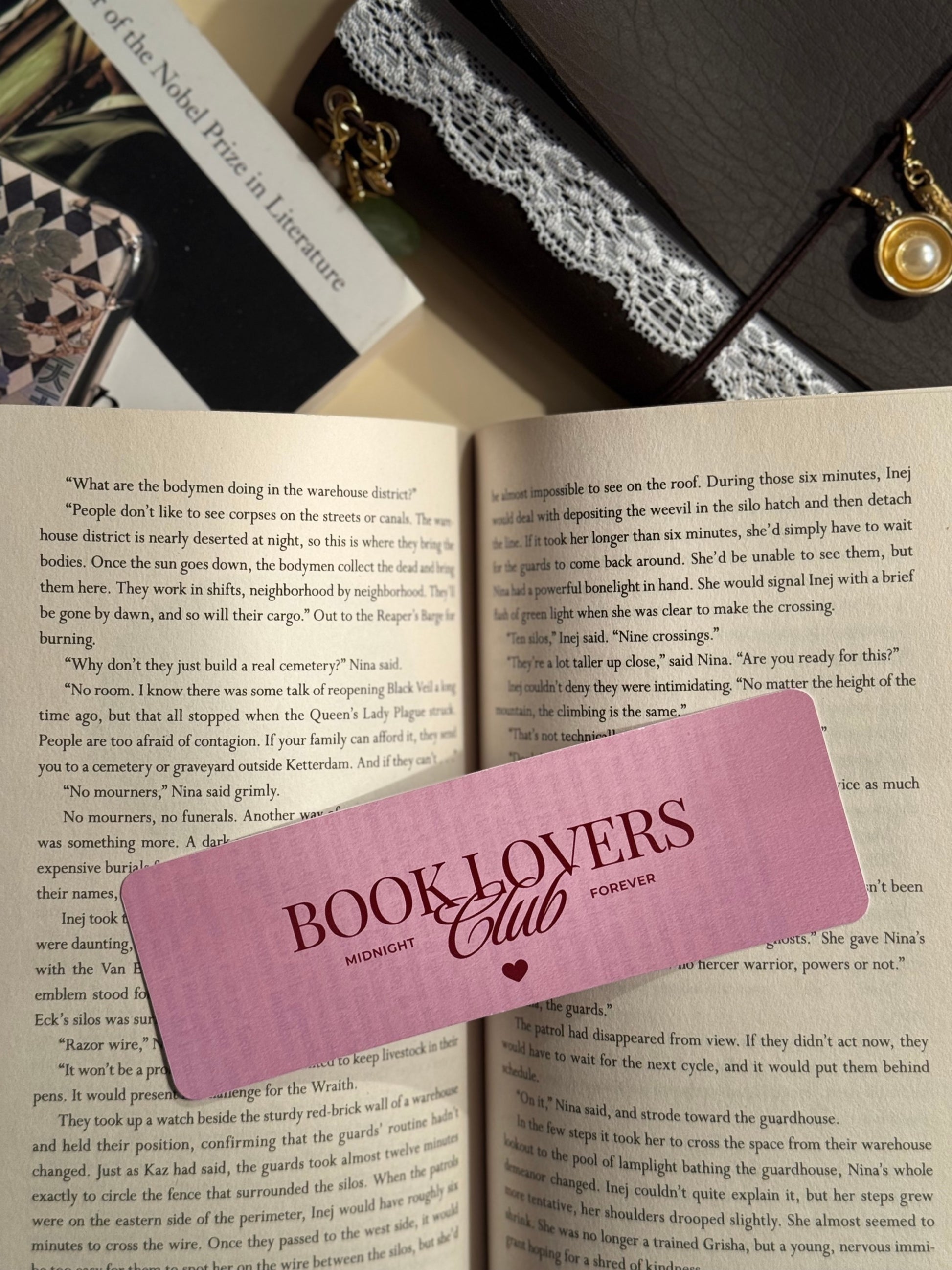 Book Lovers Club (pink) Bookmark image 1