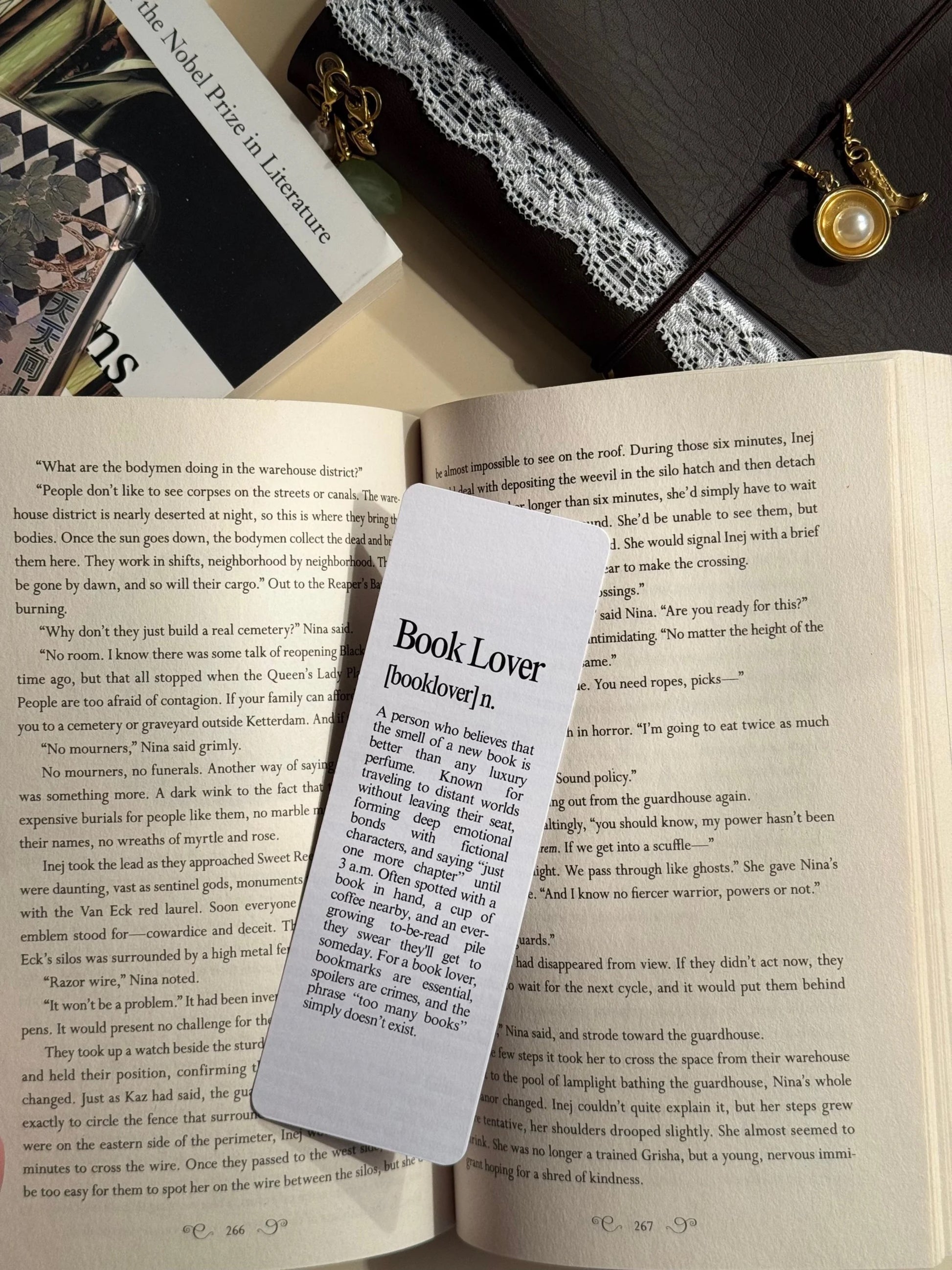 booklover definition Bookmark image 1
