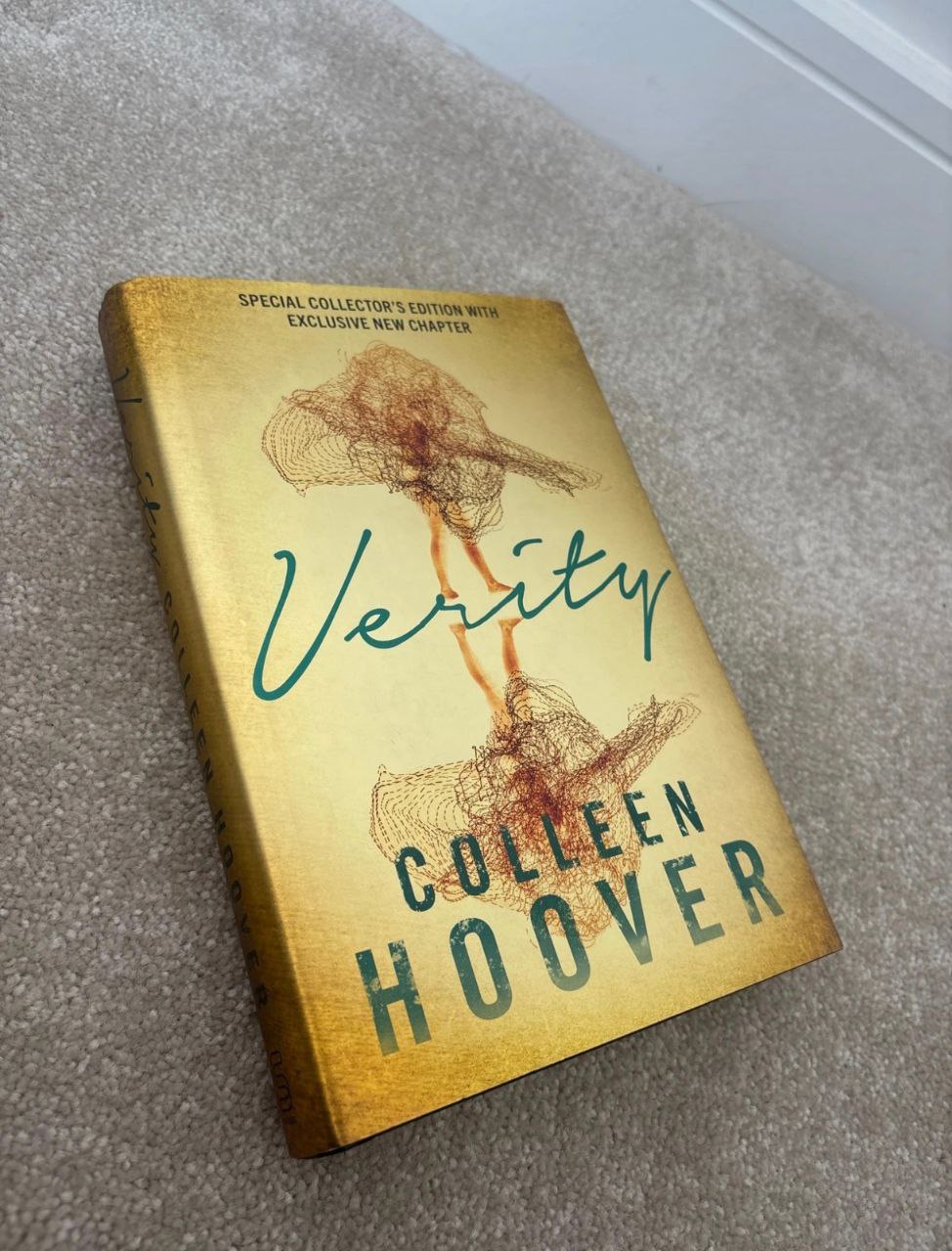 Verity by Colleen Hoover Hardcover collector's edition (digitally signed)